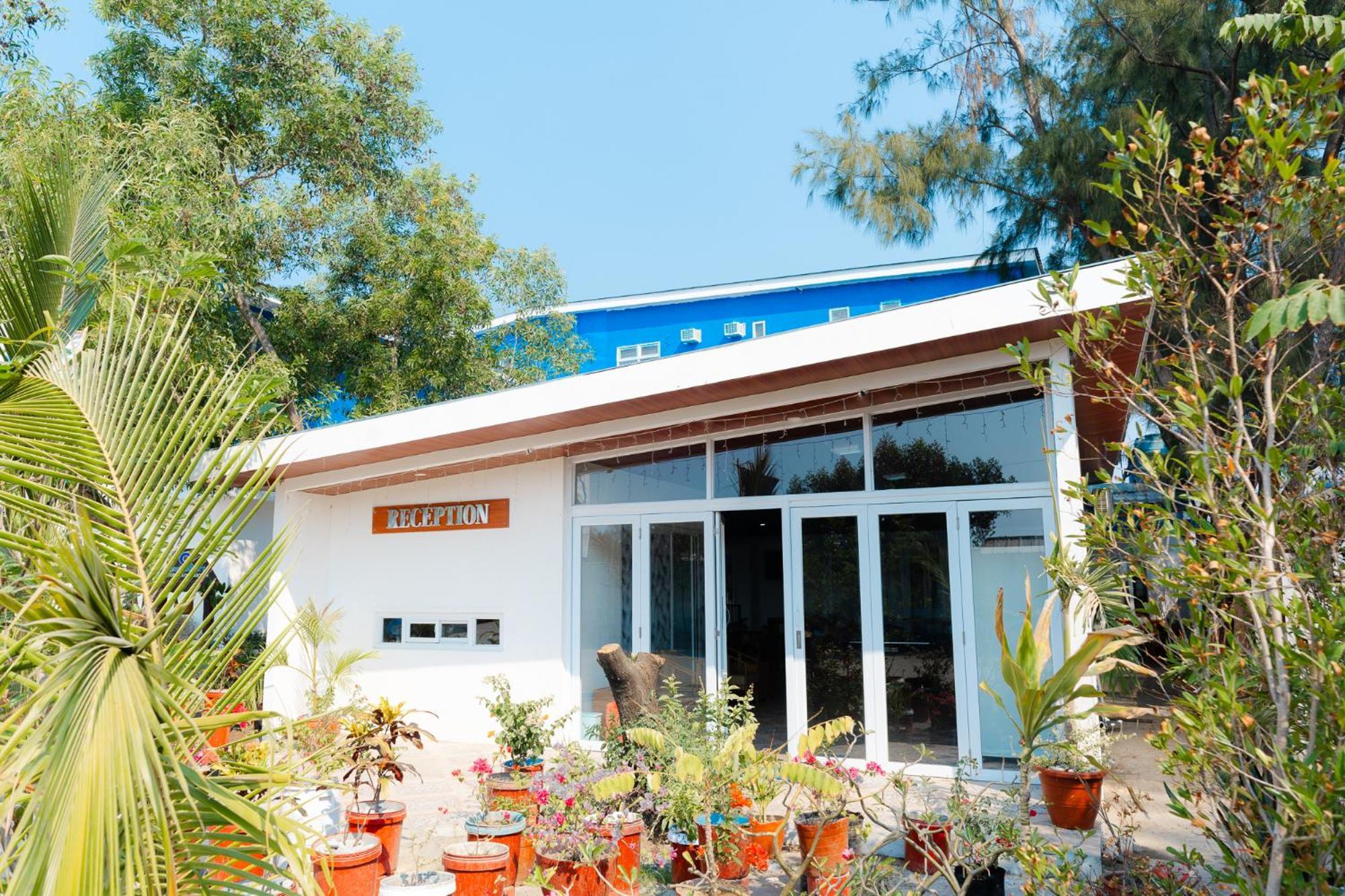 Q Beach Resort Cabangan Ngoại thất bức ảnh