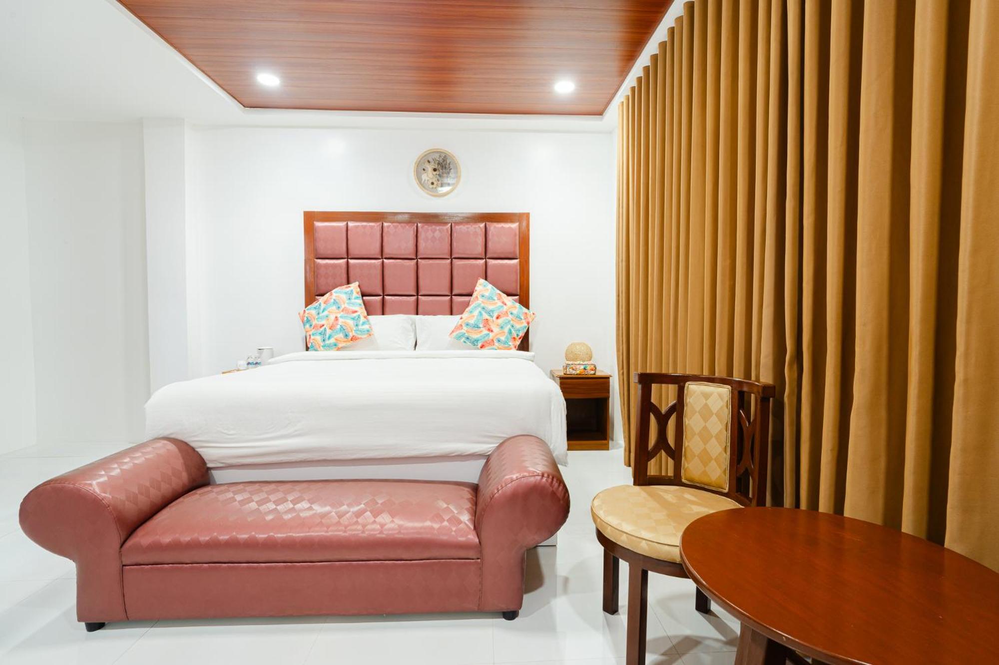 Q Beach Resort Cabangan Ngoại thất bức ảnh