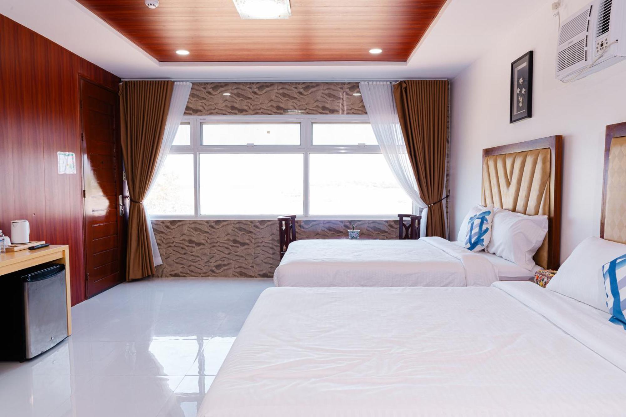 Q Beach Resort Cabangan Ngoại thất bức ảnh
