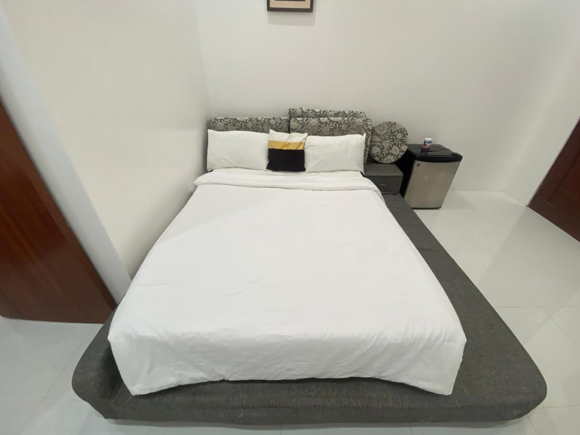 Q Beach Resort Cabangan Ngoại thất bức ảnh