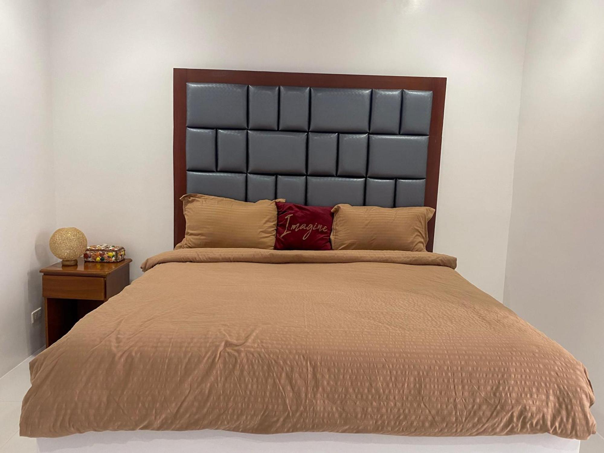 Q Beach Resort Cabangan Ngoại thất bức ảnh