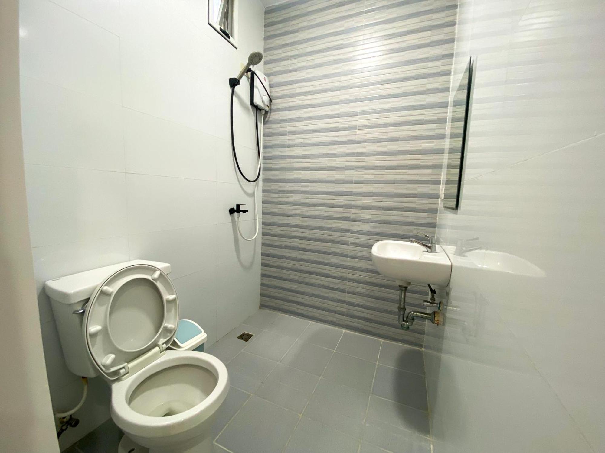 Q Beach Resort Cabangan Ngoại thất bức ảnh